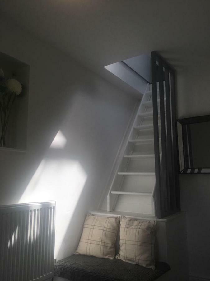Webb Place 2 Bedroom Apartment ! كرويدون المظهر الخارجي الصورة